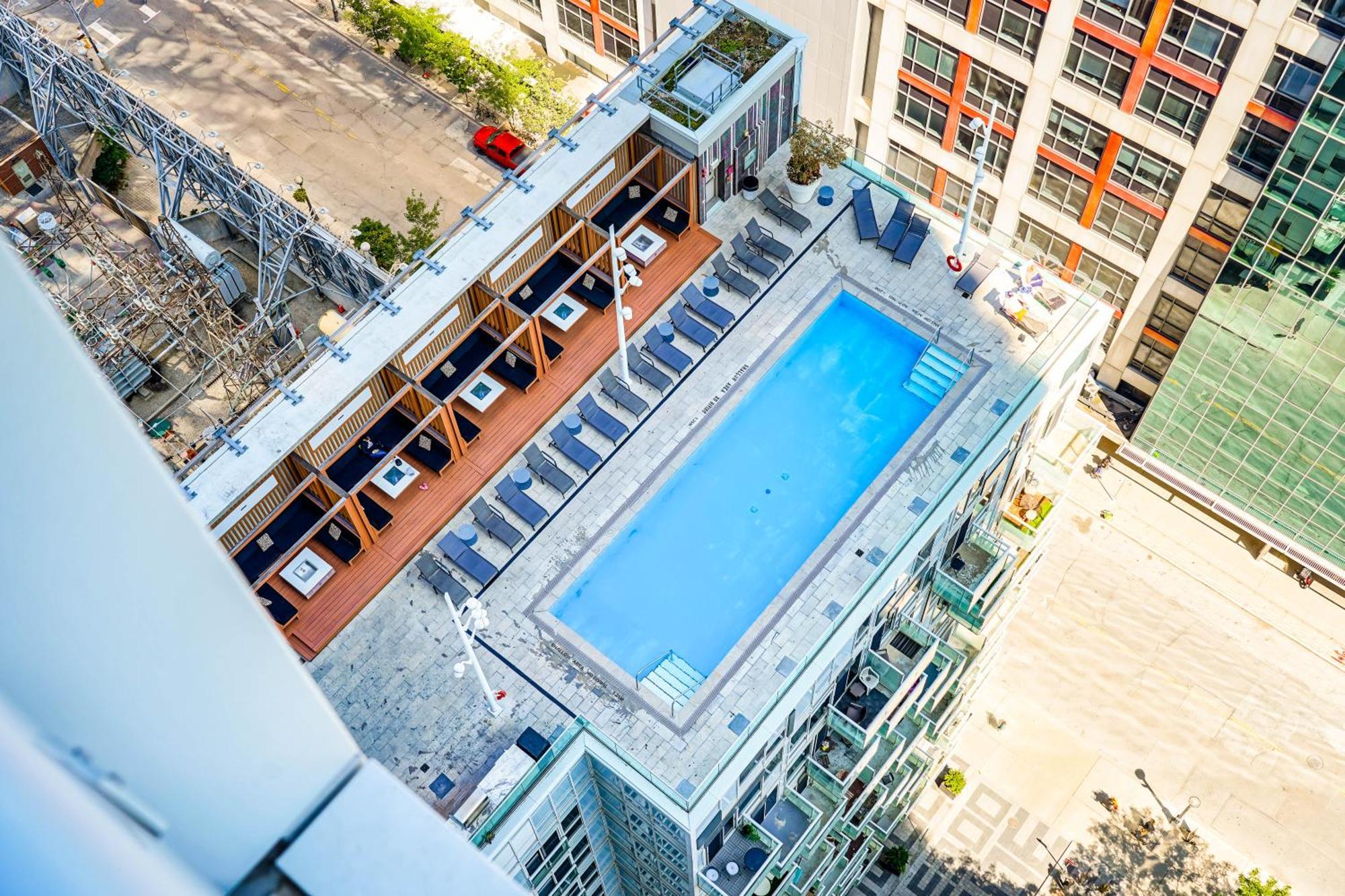 Chol Furnished Suites Heart Of Downtown Toronto, 2 Beds, Free Parking, Cn Tower View Buitenkant foto