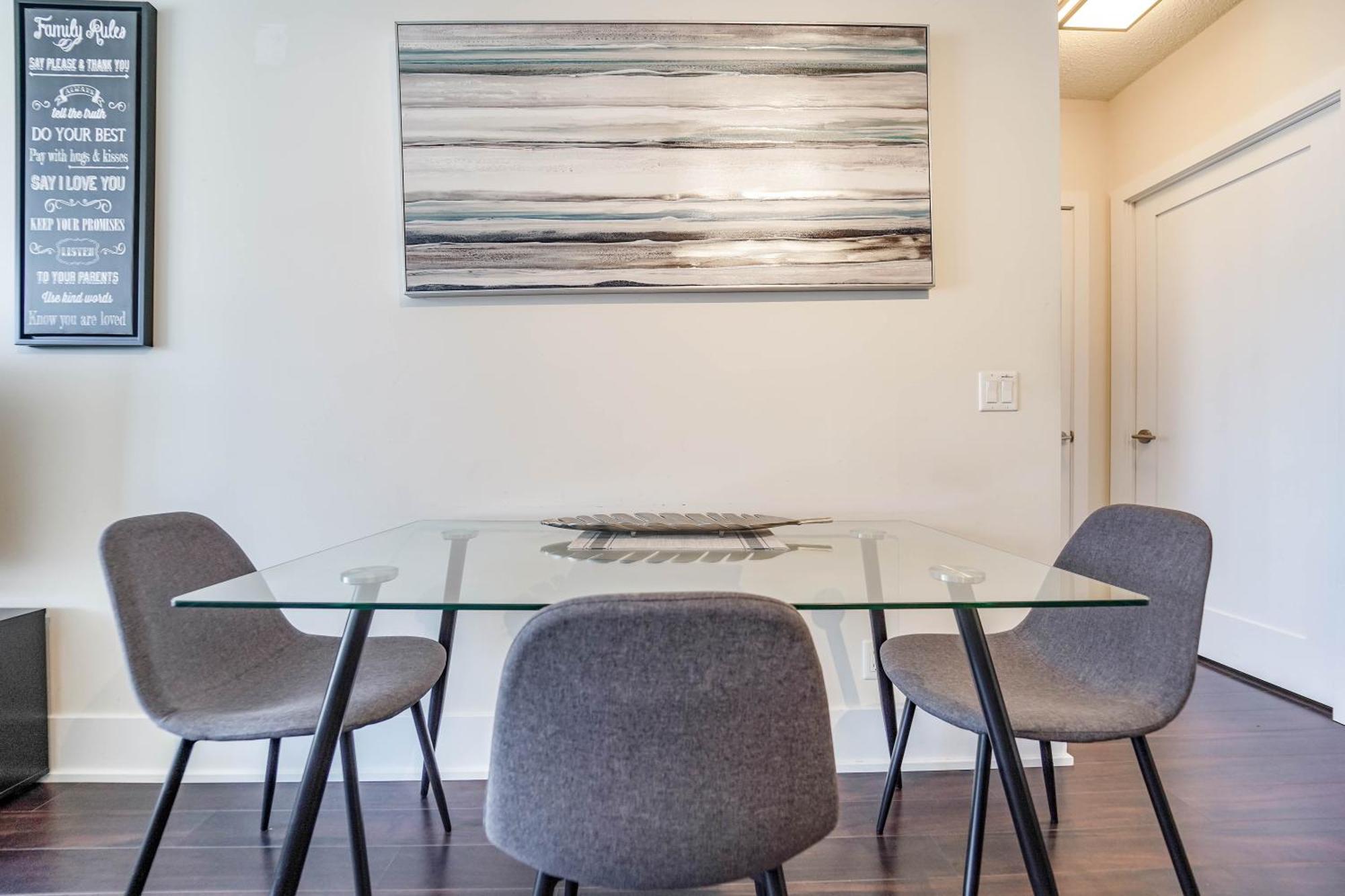 Chol Furnished Suites Heart Of Downtown Toronto, 2 Beds, Free Parking, Cn Tower View Buitenkant foto
