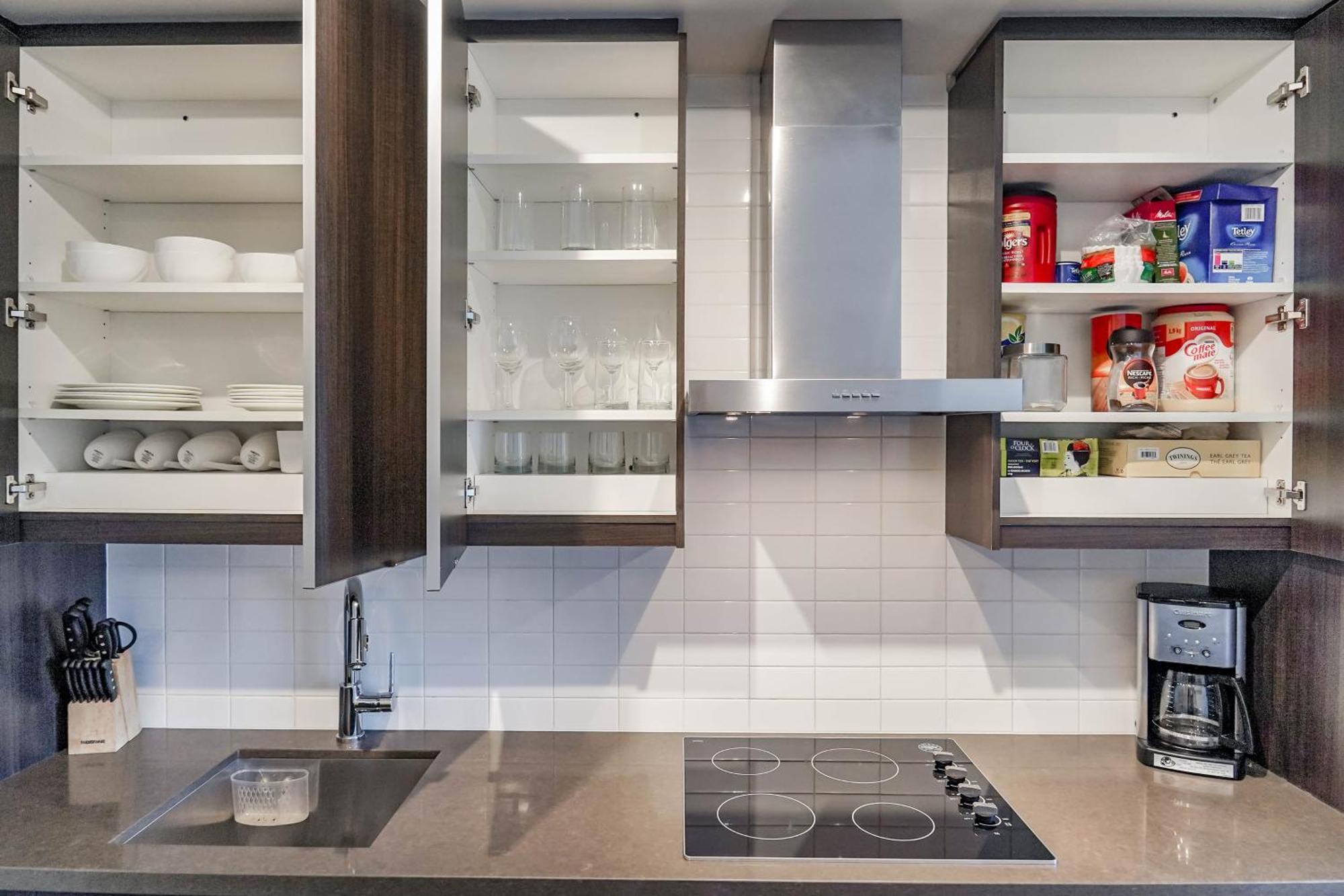 Chol Furnished Suites Heart Of Downtown Toronto, 2 Beds, Free Parking, Cn Tower View Buitenkant foto