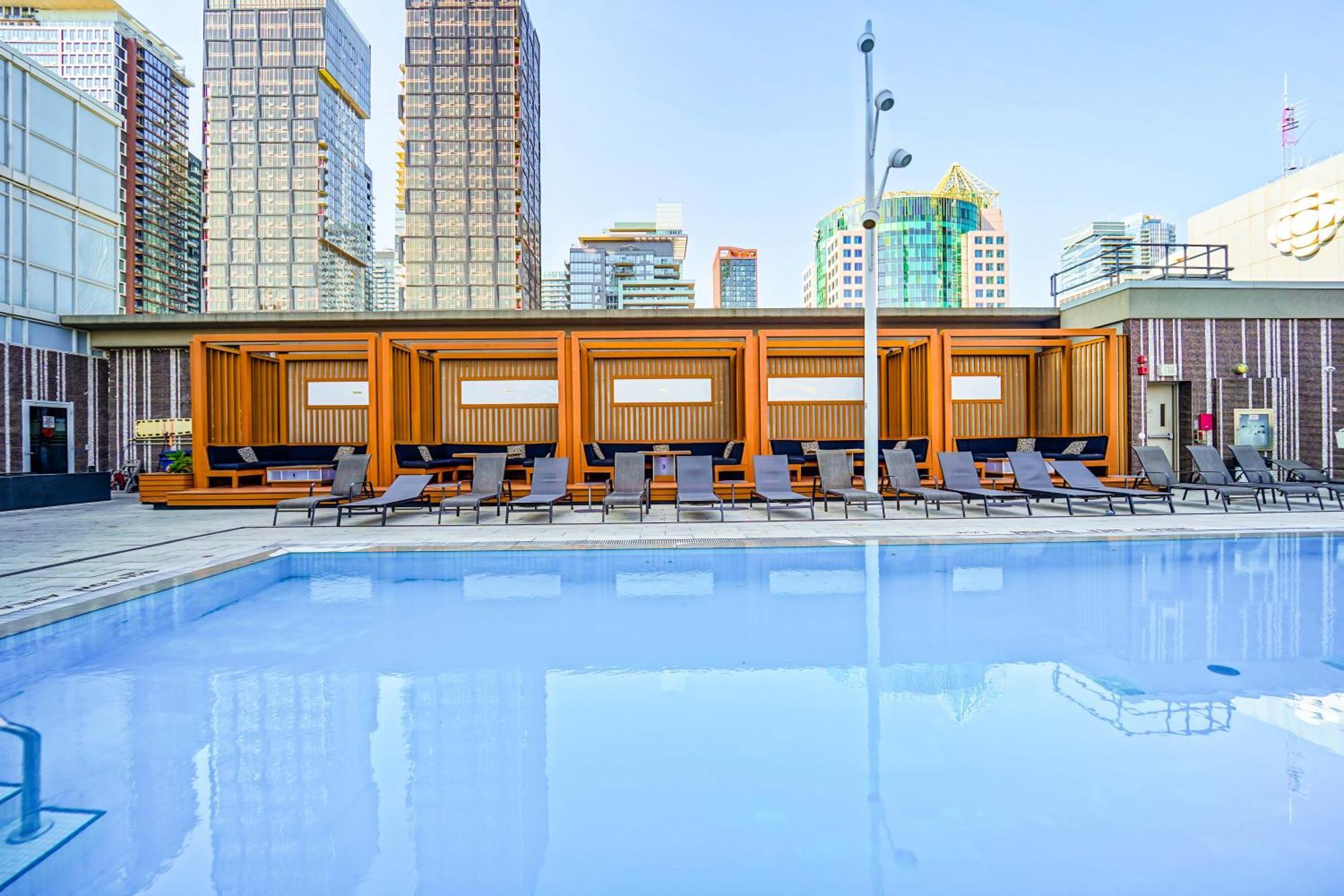 Chol Furnished Suites Heart Of Downtown Toronto, 2 Beds, Free Parking, Cn Tower View Buitenkant foto