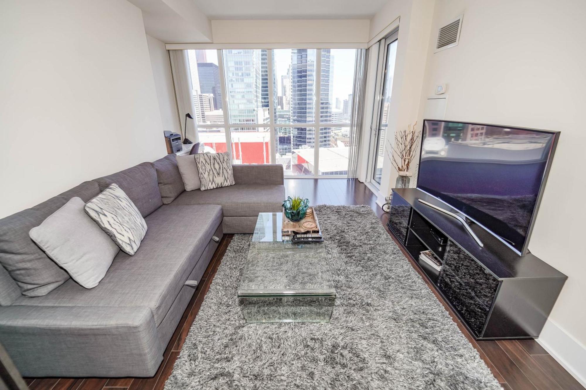 Chol Furnished Suites Heart Of Downtown Toronto, 2 Beds, Free Parking, Cn Tower View Buitenkant foto