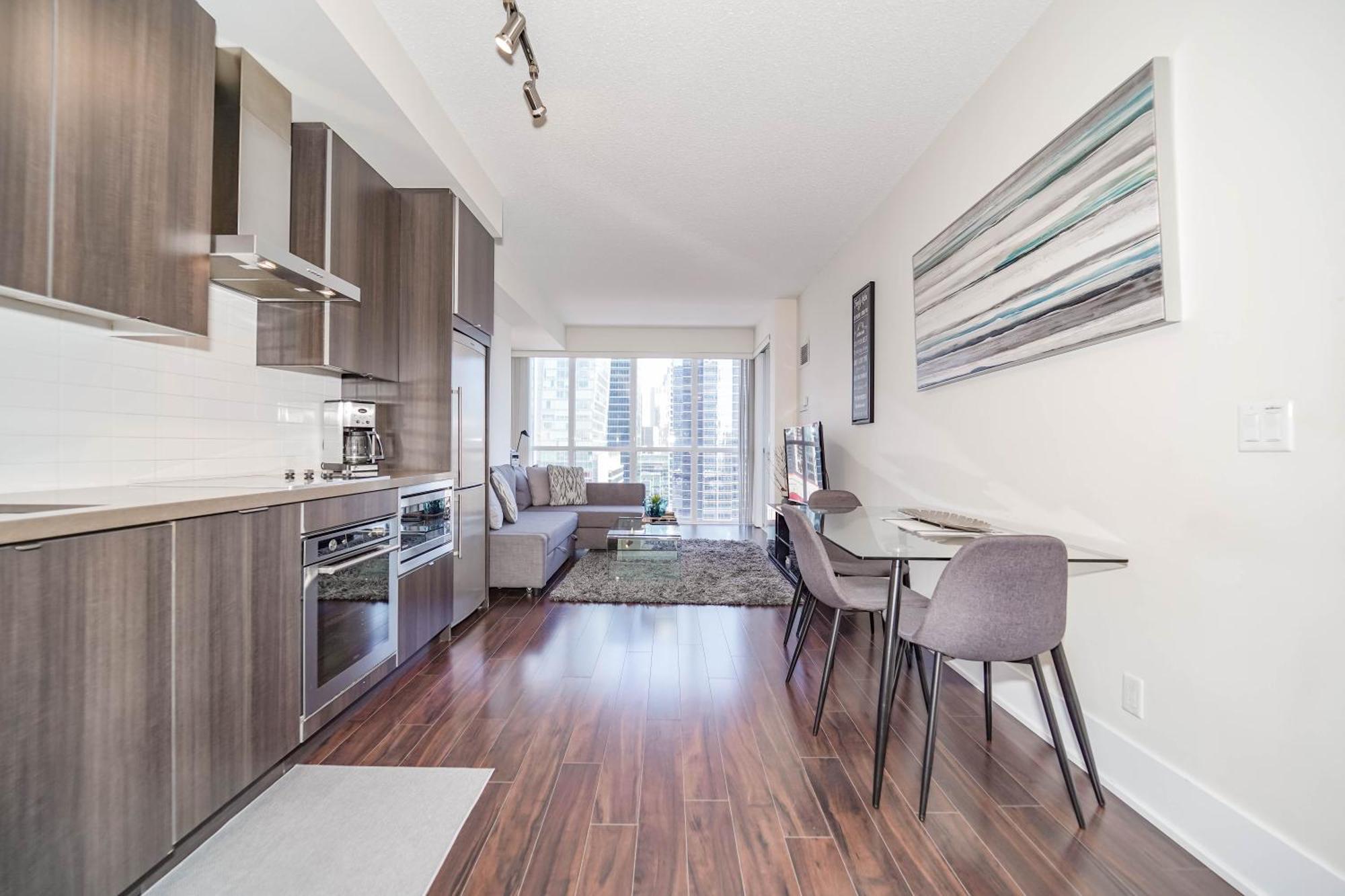 Chol Furnished Suites Heart Of Downtown Toronto, 2 Beds, Free Parking, Cn Tower View Buitenkant foto