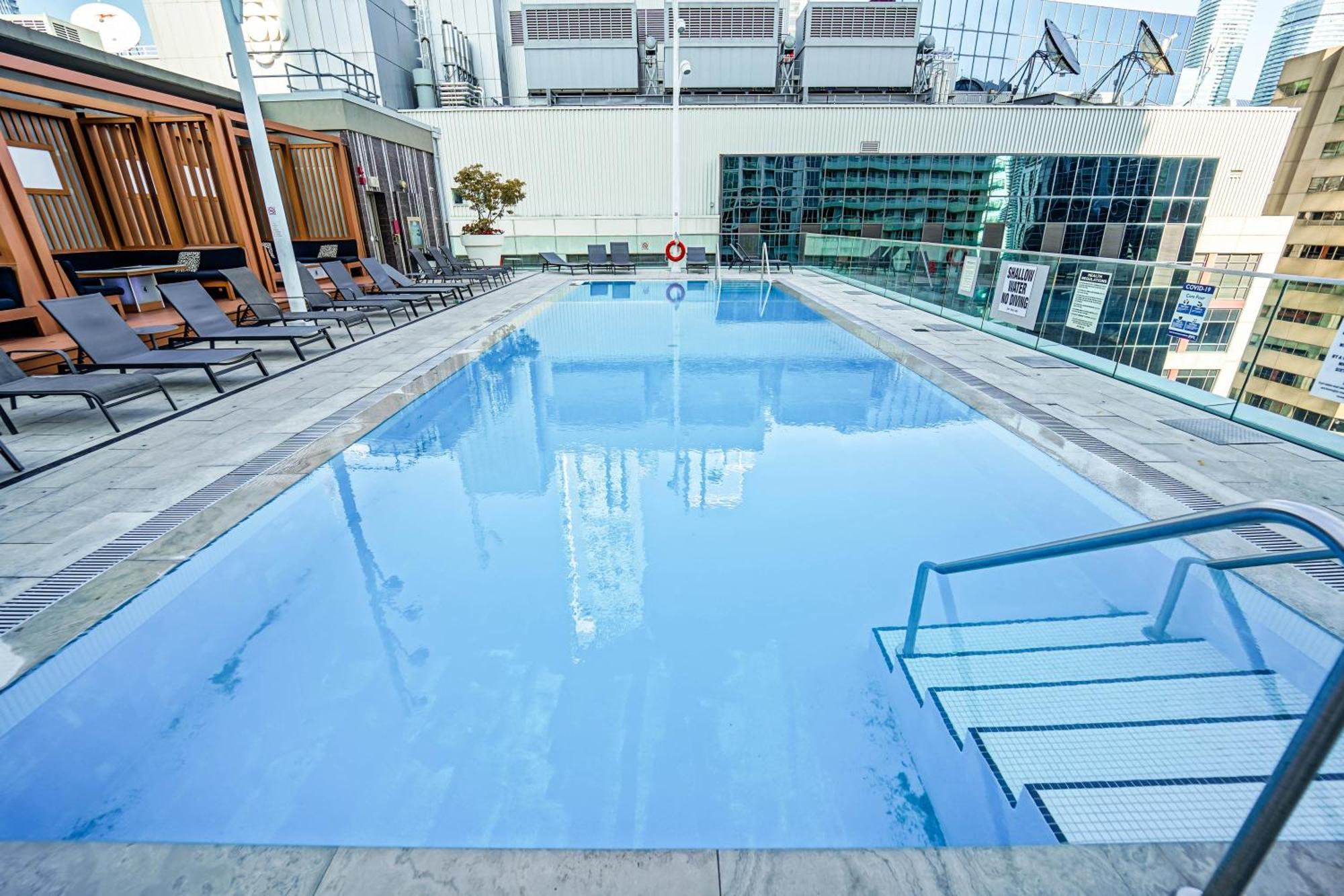 Chol Furnished Suites Heart Of Downtown Toronto, 2 Beds, Free Parking, Cn Tower View Buitenkant foto