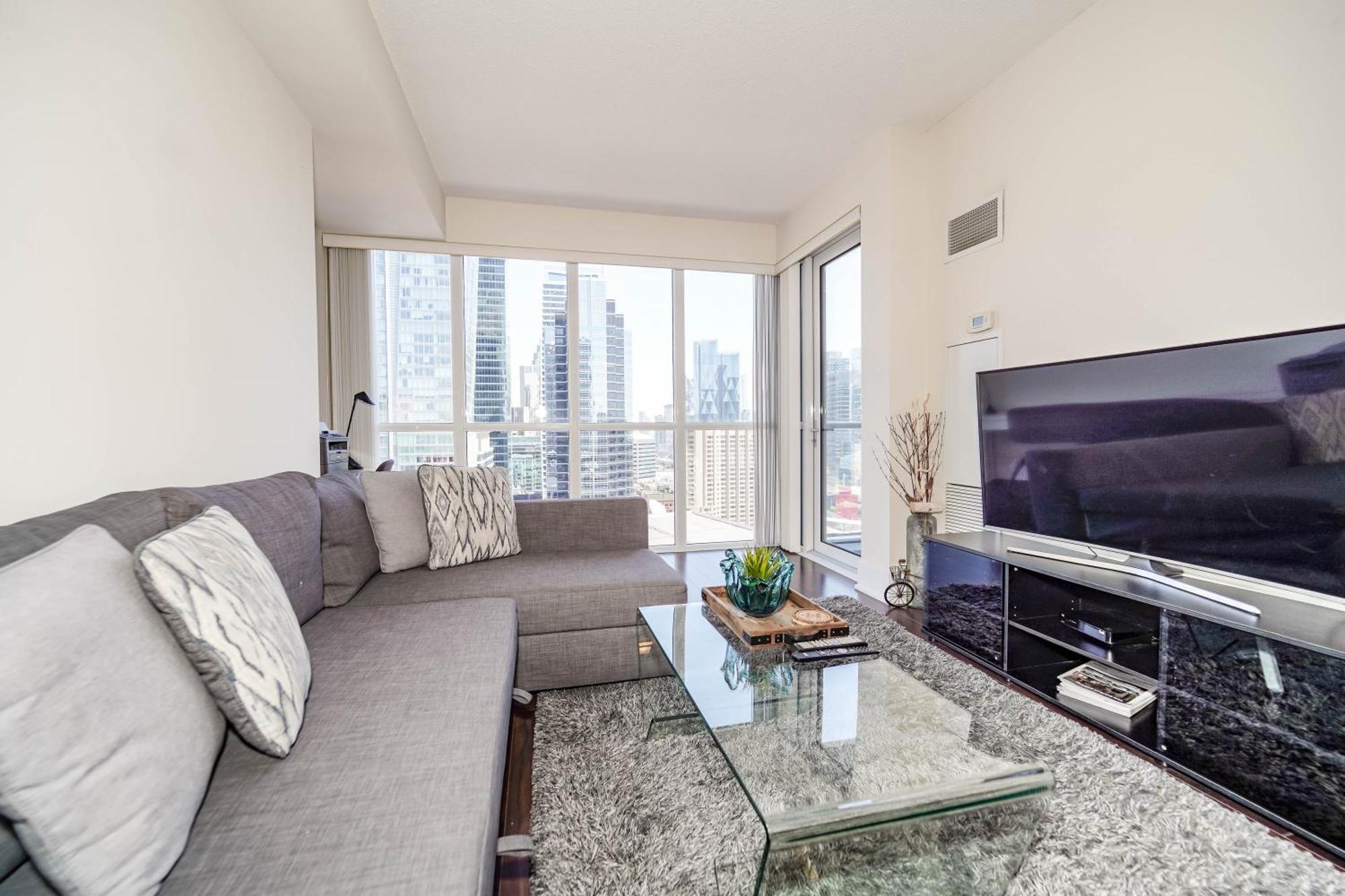 Chol Furnished Suites Heart Of Downtown Toronto, 2 Beds, Free Parking, Cn Tower View Buitenkant foto